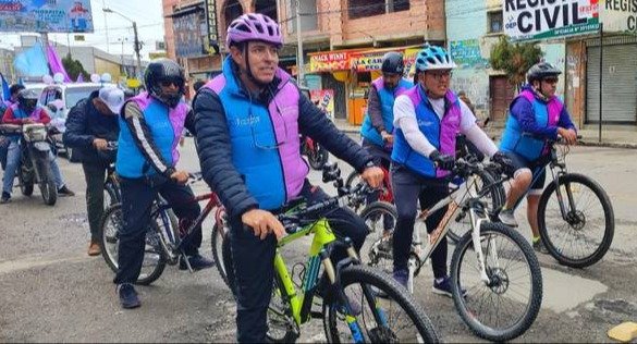 DOCKWEILER PROMUEVE CARAVANA CICLÍSTICA UNIENDO EL ÁREA METROPOLITANA DE LA PAZ 